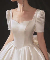 高级缎面婚纱低价出售,原价898,现价200