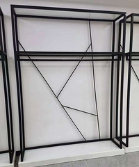 出衣服展示架,东西在朝天门
