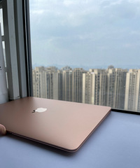 出9.8新MacbookAir20笔记本