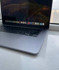 出9.8新Macbookair笔记本