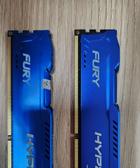 打包出两条 ddr3 4g 台式机内存