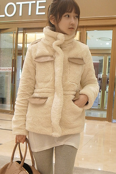 2012新款<em>冬季牛仔短裤</em>如何搭配 看<em>牛仔短裤搭</em>