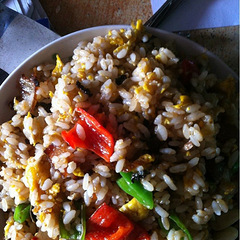 饿死我了,自己炒的饭