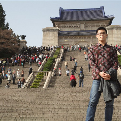 28岁牡羊座男生,为爱情彼此拥持去看日出日落