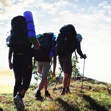 找一个价值观,兴趣爱好相符的女孩,幸福快乐过