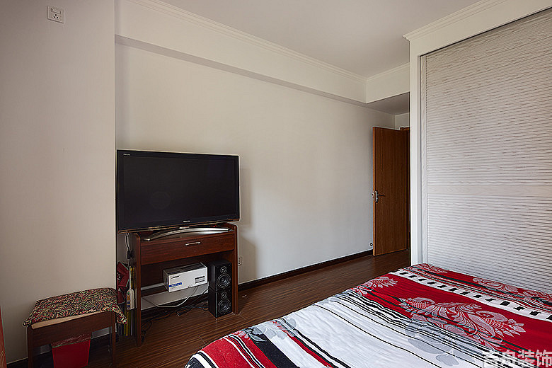 简单装修效果图_现代简约装修效果图_19楼装