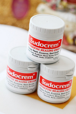 现货 小蛮sudocrem屁屁乐护臀霜屁股霜 毛孔清