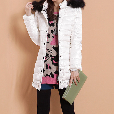 又见小夕^2012秋冬新款女装 通勤貉子毛连帽中