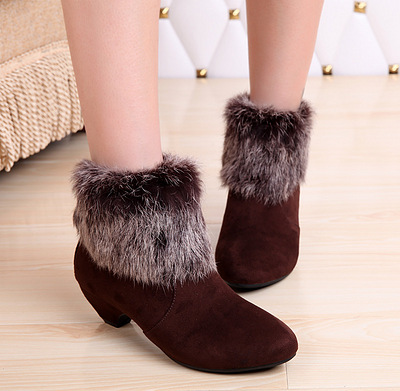 2012秋冬新款达芙妮女鞋兔毛粗跟短靴中跟真