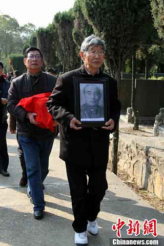 1970年,杜俊卿在台湾抱憾离世.