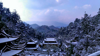 手机里的梅城玉泉寺雪景