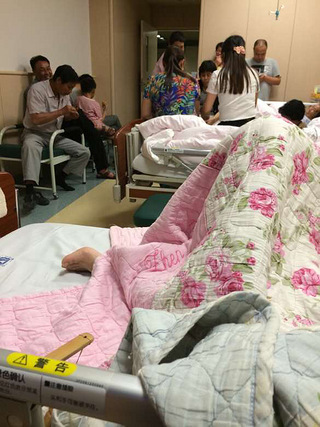 下沙邵逸夫医院一七格的病人家属素质真低,把病房当自己家了吵吵闹闹.