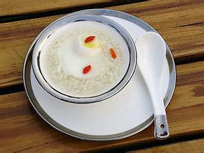 哺乳期吃什么奶水多?多喝汤,少放料!_亲子乐园