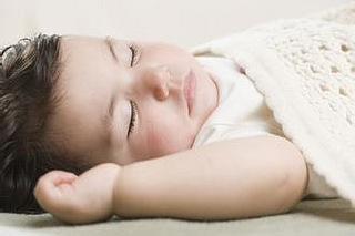 三个月的宝宝睡眠时间多长才够?_亲子乐园_杭