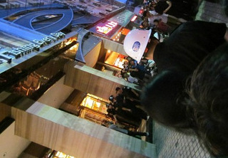 桐乡濮院一饭店女服务员意外死亡,死者家属拿