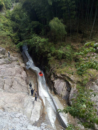 激情漂流(临海江南大峡谷)赞!