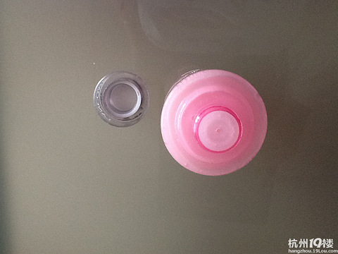 兰蔻粉水400ml假货爆光图(2012版本最新最近