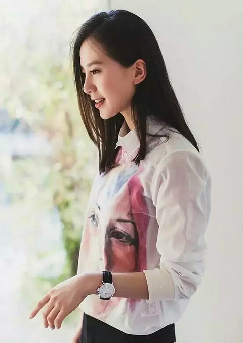 刘诗诗结婚后穿衣更漂亮了,最爱穿这件衣服!