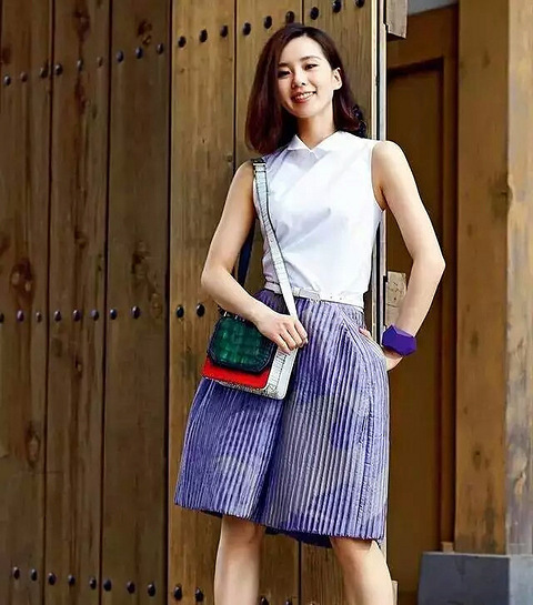 刘诗诗结婚后穿衣更漂亮了,最爱穿这件衣服!