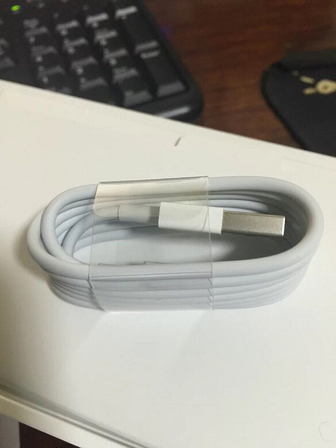 苹果数据线,耳机,港行三插头,一年出现问题帮你