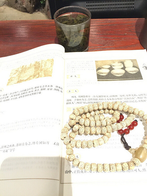 一杯茶一本书一个人一首歌、一下午