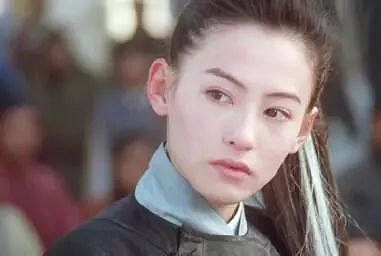 自从生完孩子,她的发际线都后退成这样了……是发型的