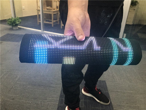 订做广告马甲,变衣科技柔性屏幕行业未来趋势