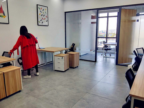 杭州精装独立高端小型办公室出租全天办公免杂