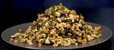 畲乡东固之美食:艾叶米果和笋包米果。笋是