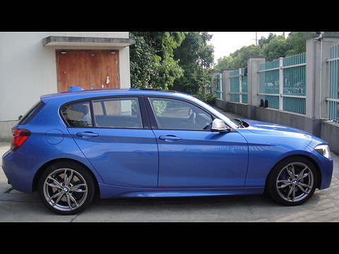 出个埃斯托蓝宝马m135i