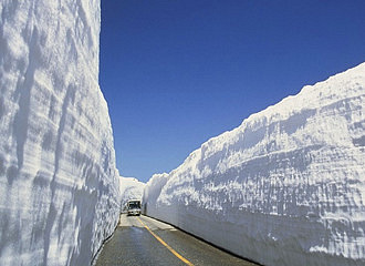 �ձ���ѩǽ��·�������ѩ20�� ר��ǿ��֢��