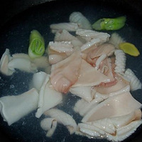 н