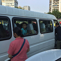 ��������١��޶���һ���뿪��ĸ��