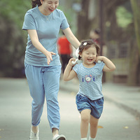 ����Ů��77����������ڶ��빫԰��