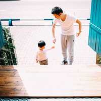 ������Ӱ���Ƕ����͸��ҵ�����