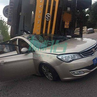 �̼�һ���������γ���ײ �¹���ɽγ���ʻԱ����