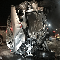 �����ϲ���ҹһ�����ʧ��ײ�ϱ�ʱ�ݣ��ֳ�һƬ�ǽ�