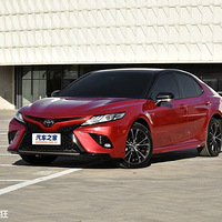 ��һ���˶��м�����˭������