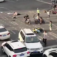 �ɶ�����һ��ɫԽҰ�������ײ��ʻ��3���� �����������