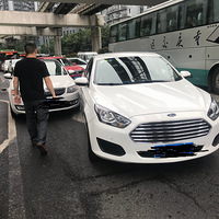 ���¶������Ĺ����ϵ��ڷ������ң�����˭�����Ρ����������š�