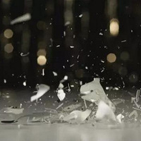 �����ѳ����������Լ�8������������˼ݳ�����