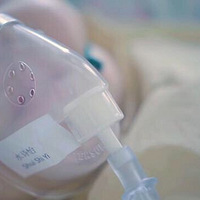 ס����ͯ���չػ����ĵĺ��ӣ����������һ�̽����Ƕ�������