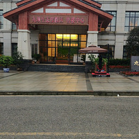 ���ݱ��λ�ý���ͨ����۸��ֱ���