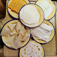 ��Ʒ����ʮ���֣��ܹ�ֻ������ʮ��Ǯ�����ǵ�һ�γ���ôʵ�ݵ�