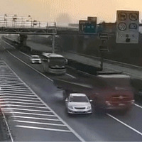 ���գ���ͳ���35�˳������ ��ؿ������׺�����ŭ��