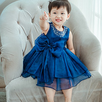 �Ҽ��и�С��а��ƭ����Ů����