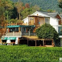 70�󻳾ɴ��壬��4�����400�OԺ�ӣ����ڼҾ߶��ÿ�ľ����