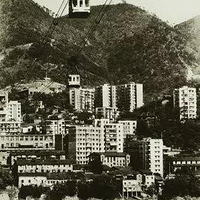 ½ż