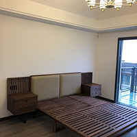 �󰮱����ں��ҼҾߣ�ľ����ɫ̫����