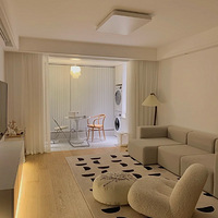 ����Ѷ����ڴ��ҵİ�ɫ�������